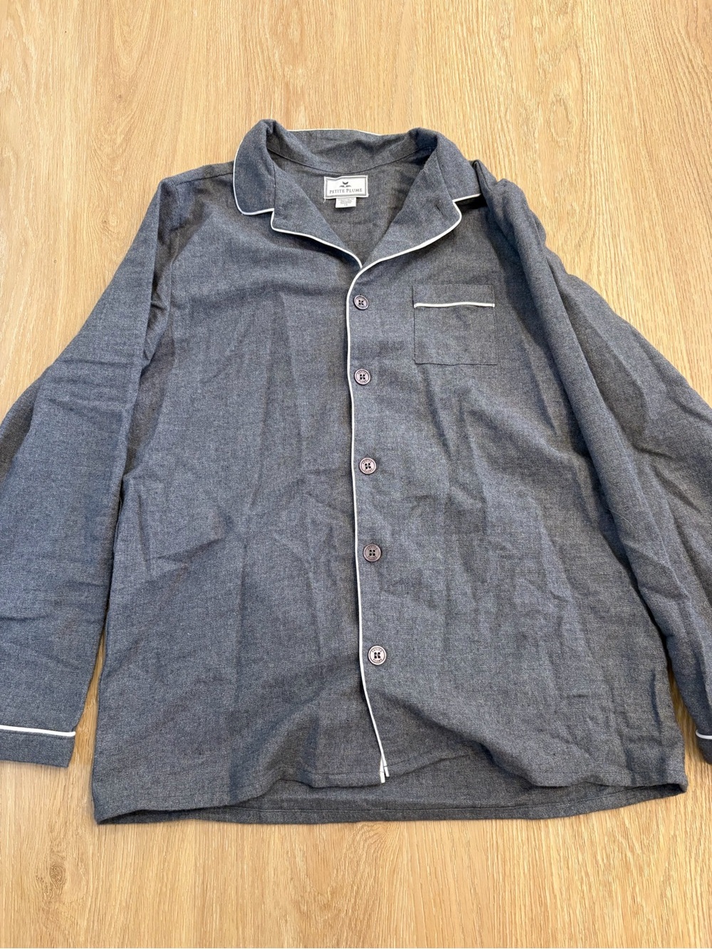 Petite Plume Gray boys Button-Up Pajama shirt with White Piping Sz 14 never worn